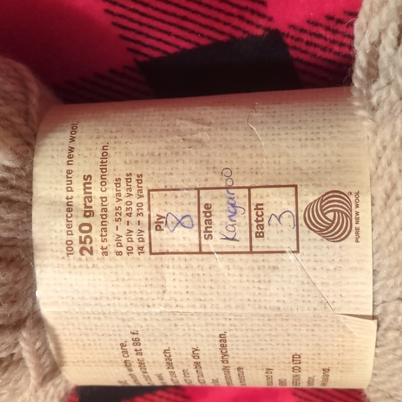 Woolpak Yarn in Kangaroo Color - Picture 5 of 6